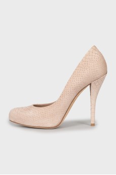 Leather shoes with snakeskin embossing