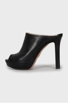 Open toe heel sandals