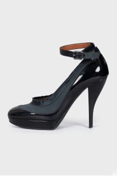 Leather and textile high heel shoes