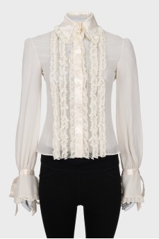 Blouse with lace ruffles