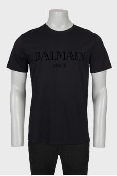Men's black t-shirt with tag