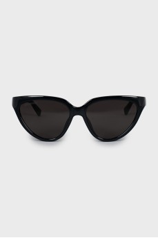 Black tinted sunglasses
