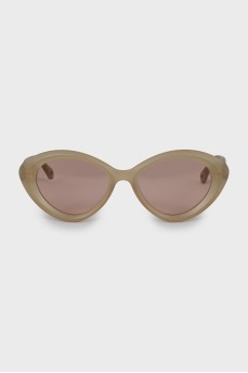 Sunglasses with pink lenses
