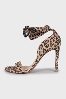 Leather sandals in leopard print