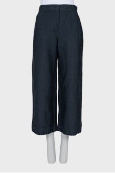 Cropped straight cut trousers