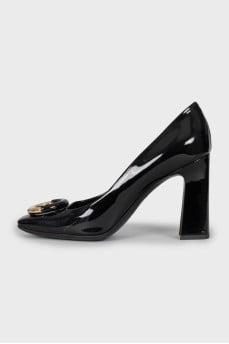 Leather shoes with trapezoid heels