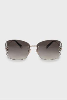 Sunglasses with decorative slits