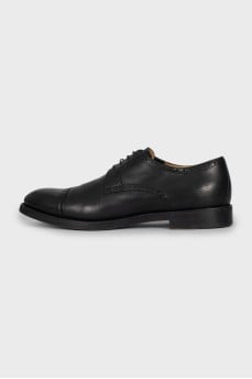 Men's lace-up shoes with perforation