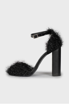 Leather shoes with decor