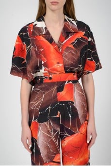 Shirt with a short sleeve with a tag