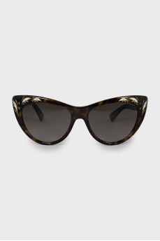 Brown cat eye sunglasses