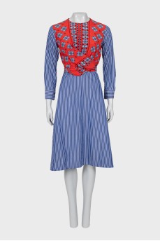 Fitted dress with ties