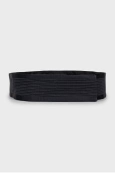 Textile belt with hooks