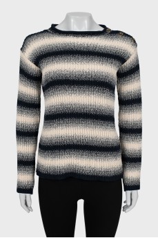 Sweater with buttons on the shoulder