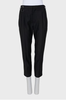 Slim fit trousers with pockets
