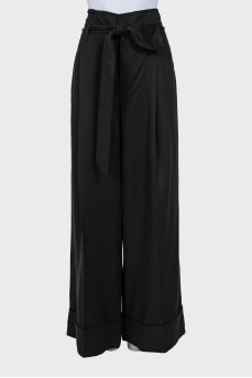 Fitted trousers with belt
