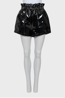 Patent leather shorts with belt