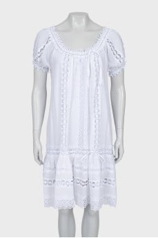 Dress with ties decorated with lace