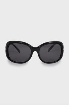 Black rectangular sunglasses