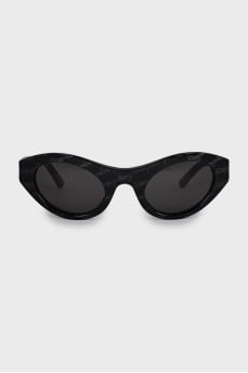 Oval sunglasses with engraving