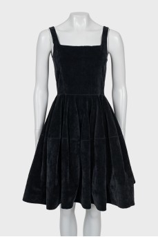 Приталена сукня з оксамиту