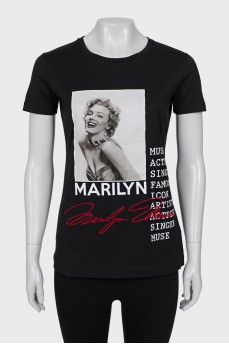 Straight black t-shirt