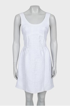 White sleeveless dress