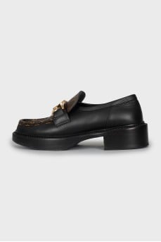 Leather loafers with signature print
