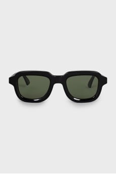 Sunglasses with colored lenses
