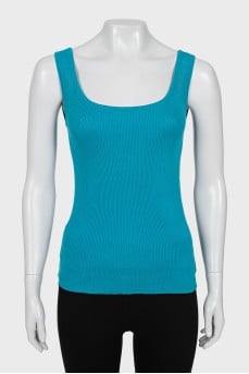 Knitted tank top with a round neck