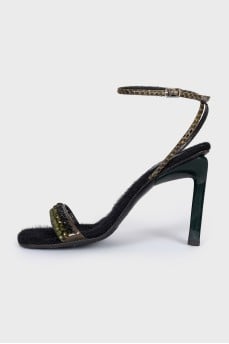 Leather sandals with beads