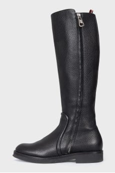 Black leather boots with zip