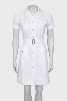 Fitted dress with buttons and belt