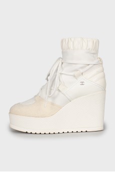 Textile wedge boots
