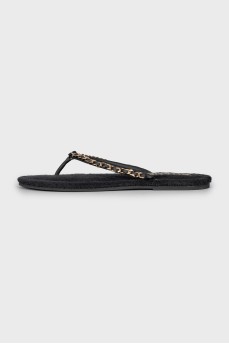 Textile slippers with gold chain