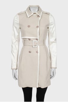 Fitted button-down trench coat
