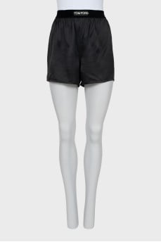 Silk shorts with elastic