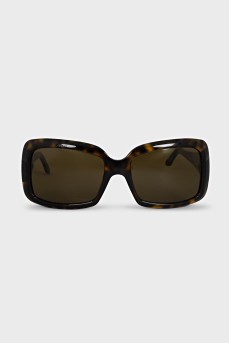 Sunglasses with yellow tint