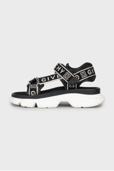 Jaw sandals