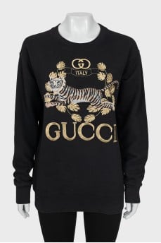 Sweatshirt with embroidered brand logo