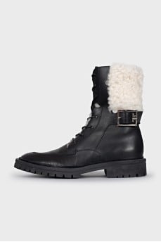 Insulated lace-up boots
