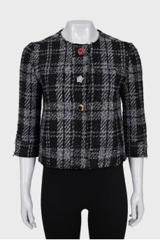 Cropped jacket with accent buttons