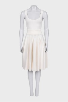 White fitted dress with straps