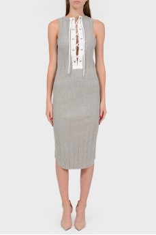 Sleeveless dress with lacing