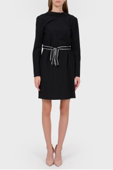 Dress with a deep neckline on the back