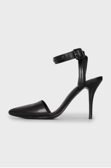 Leather slingbacks with heels