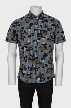 Men's shirt with breast pocket