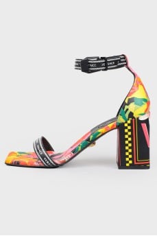Floral sandals in leather