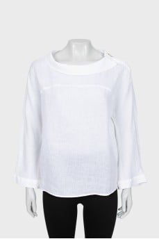 Loose fit blouse with buttons on the shoulder