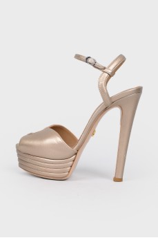 Platform sandals